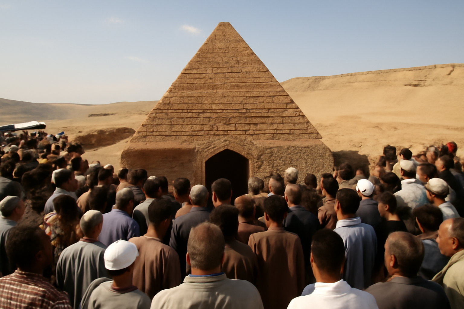 ダフラ・オアシスで見つかったピラミッド型の墓、その地下に広がる知られざる部屋たち
