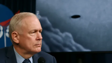 NASA長官が未確認のUFO映像を認める　「何かは分からない」